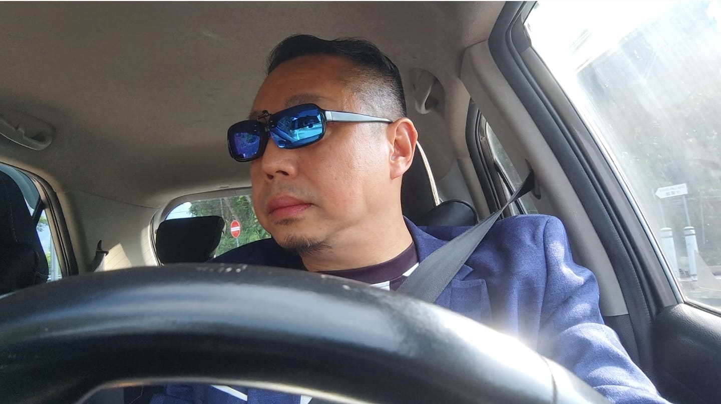 本頁圖片/檔案 - 開車中